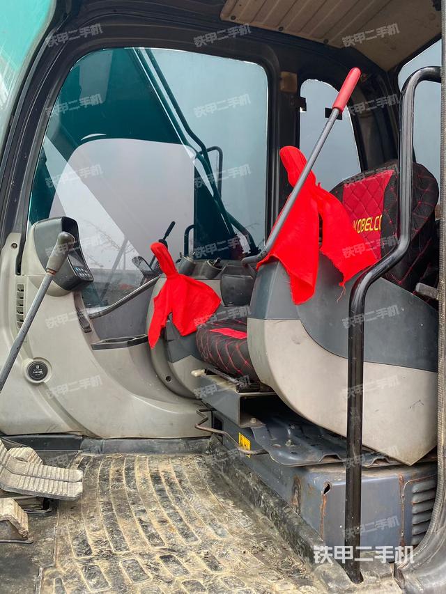 驾驶室整体（整机外观）