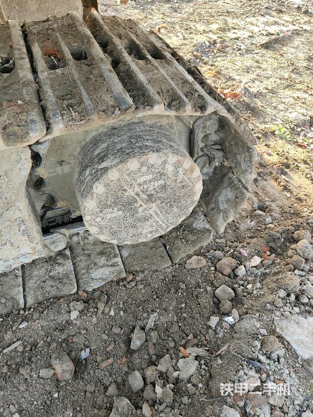 右驱动轮（行走机构）