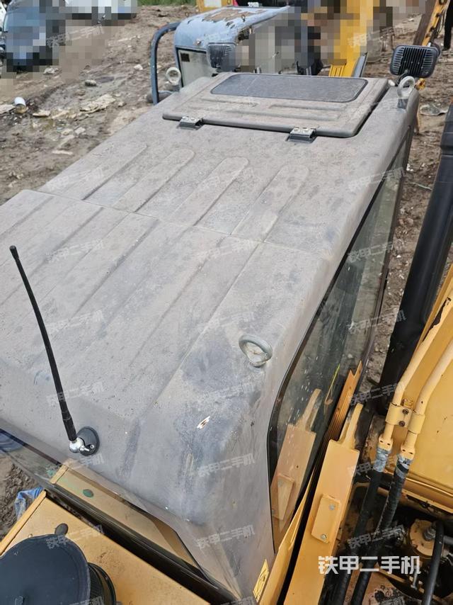 驾驶室顶部（整机外观）