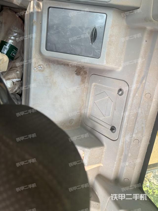 左后方玻璃角标（驾驶室部分）