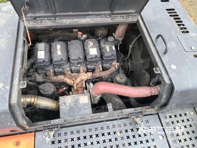 发动机室（上车部件）