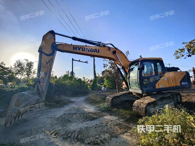 现代R215VS挖掘机