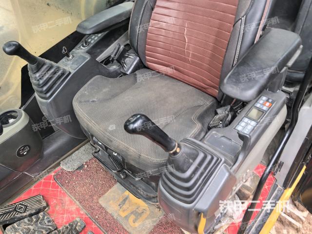 座椅右侧控制台/钥匙门/油门/含右手柄（驾驶室部分）