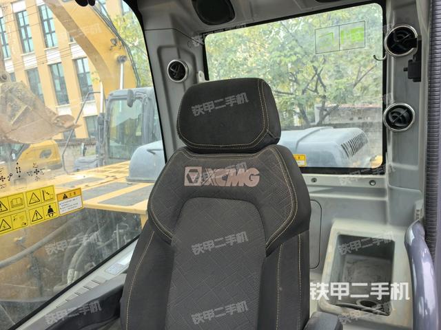 座椅后部（驾驶室部分）