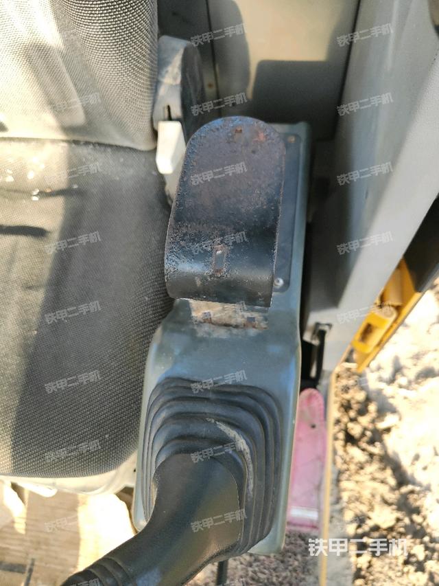 座椅左側(cè)控制臺(tái)/音響/含左手柄（駕駛室部分）