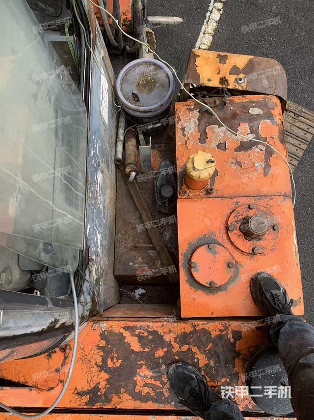 回转马达和主控阀（整机外观）