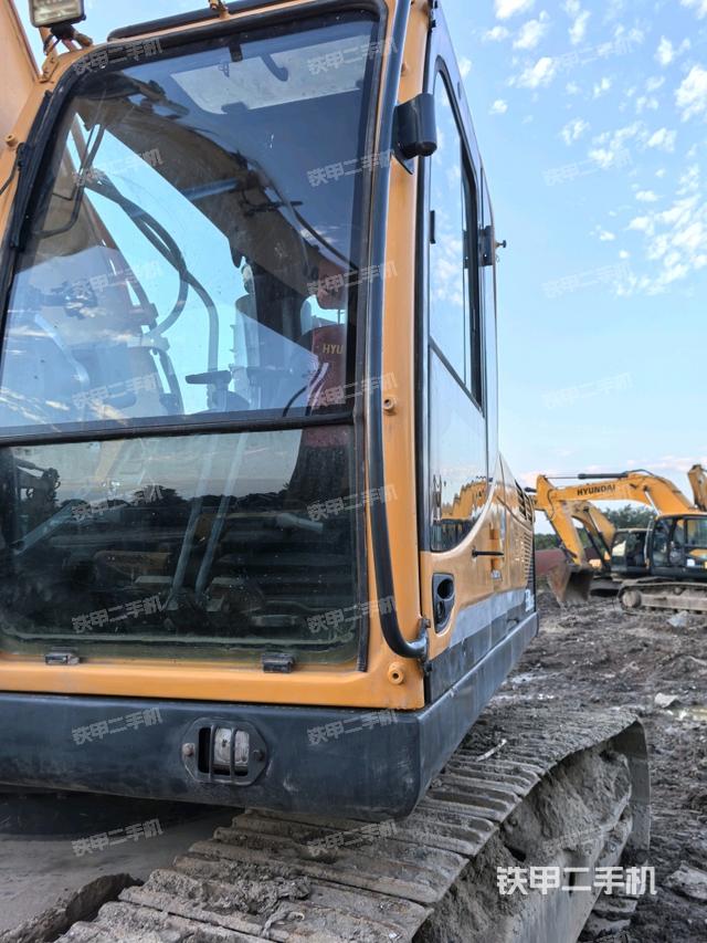 驾驶室整体（整机外观）