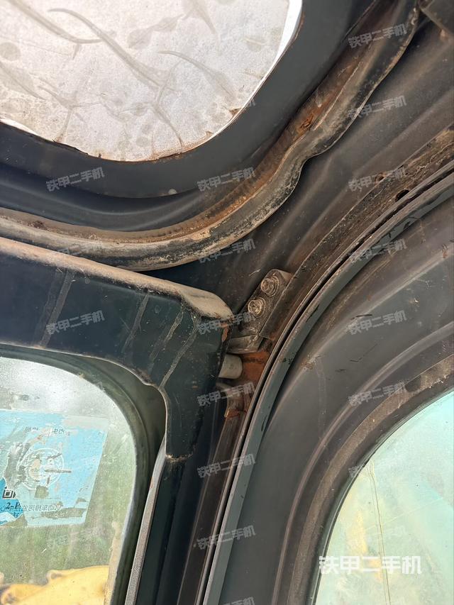 右侧玻璃角标（驾驶室部分）