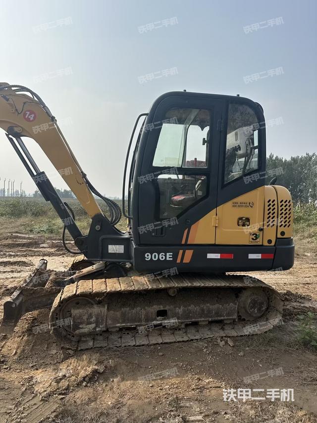 驾驶室整体（整机外观）