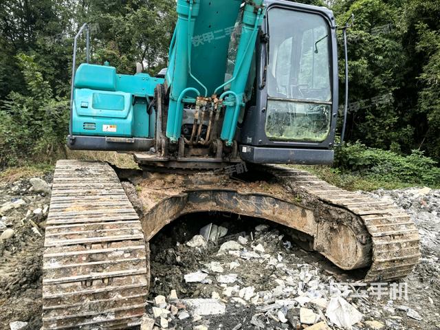 铲斗右后整体（工作和回转装置）