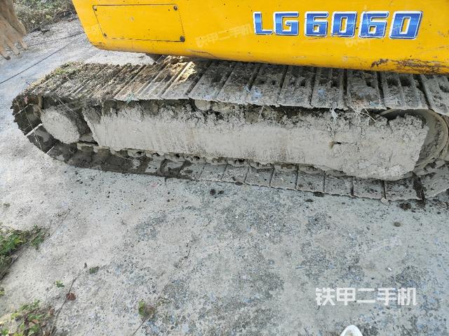 左侧履带整体 （行走机构）