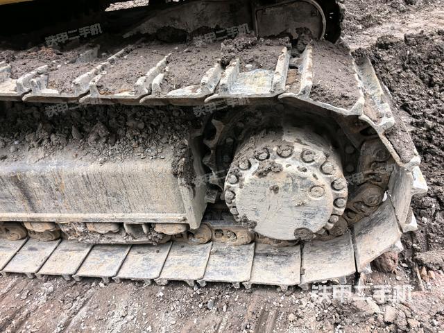 右驱动轮（行走机构）