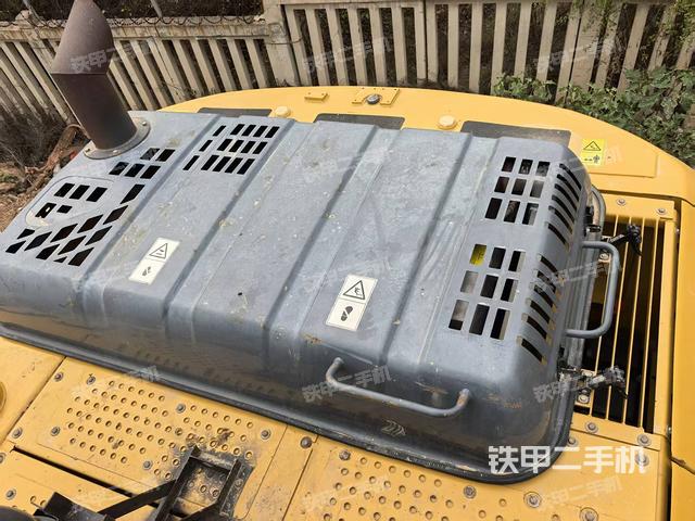 駕駛室頂部（整機外觀）