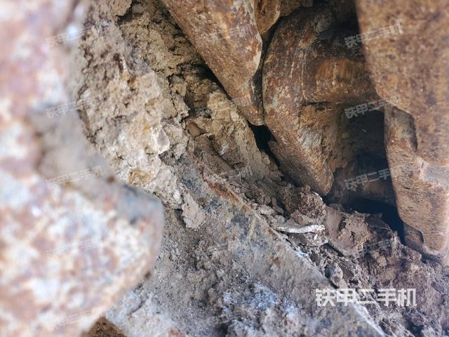 右驱动轮（行走机构）