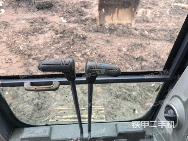 座椅左侧控制台/音响/含左手柄（驾驶室部分）