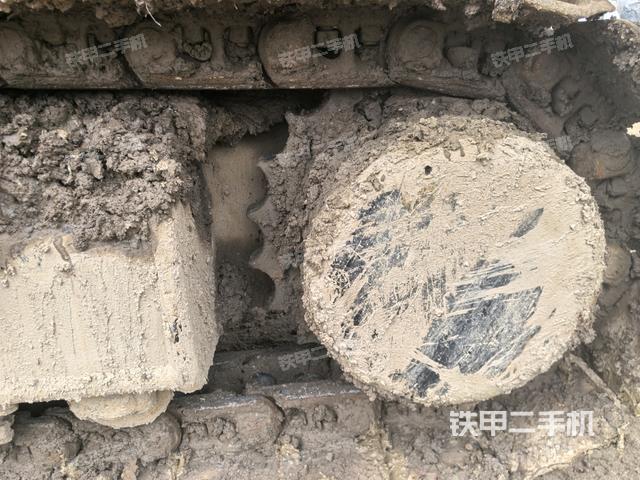 右驱动轮（行走机构）