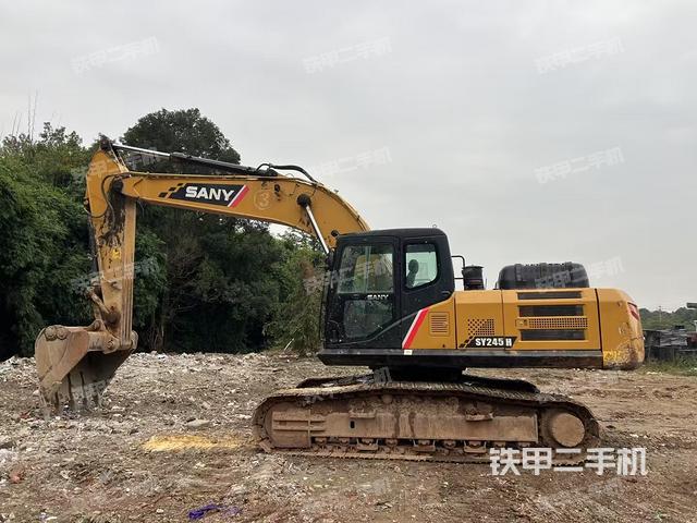 三一重工SY245H挖掘机
