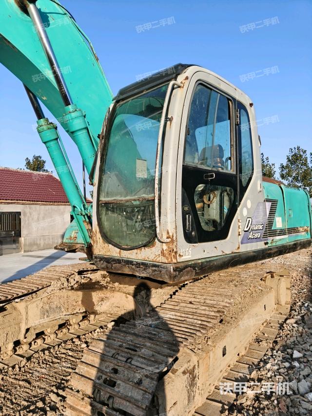 駕駛室整體（整機(jī)外觀）