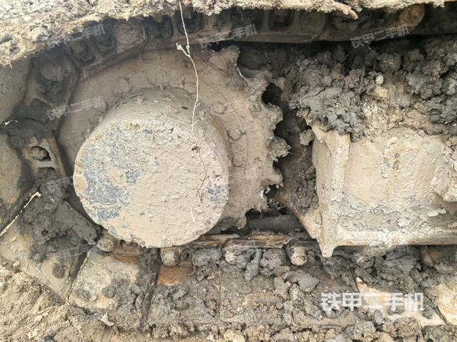 右驱动轮（行走机构）