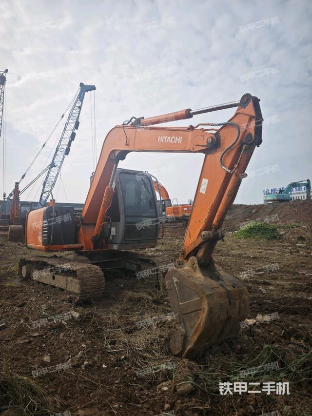 驾驶室顶部（整机外观）