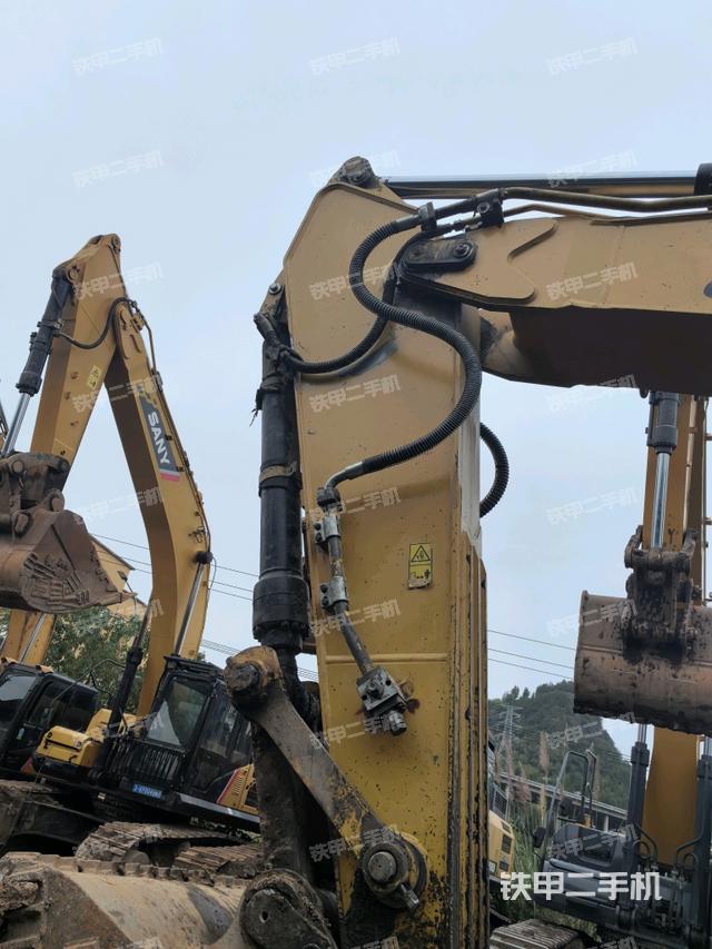 大臂整体 右侧（工作和回转装置）