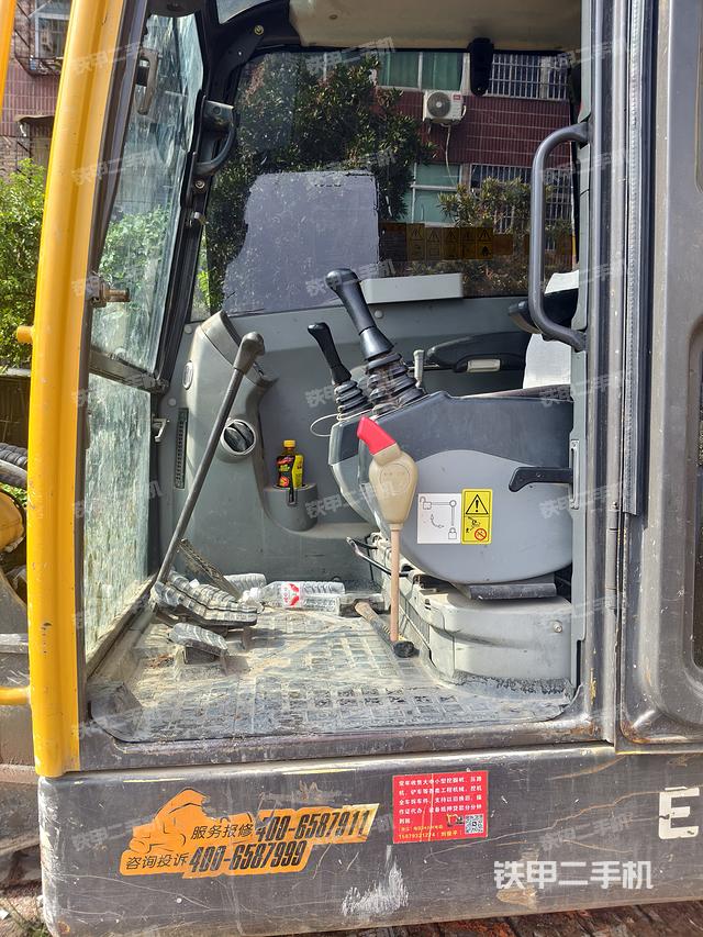 驾驶室整体（整机外观）