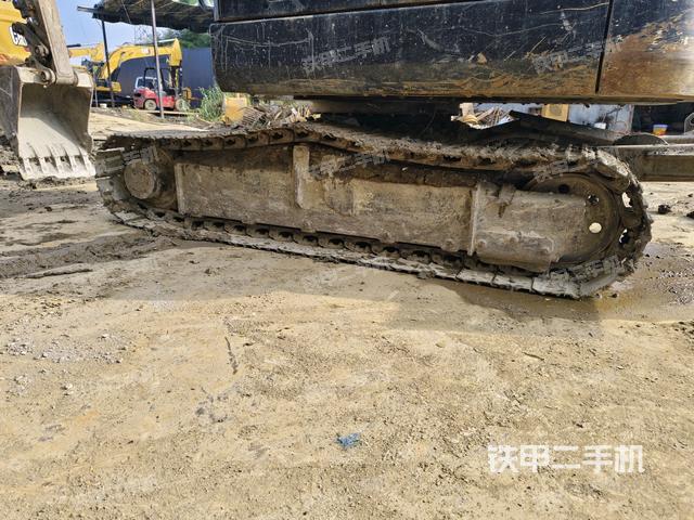 左侧履带整体 （行走机构）