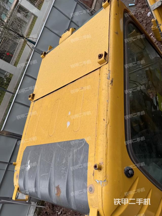 駕駛室頂部俯視（上車(chē)部件）