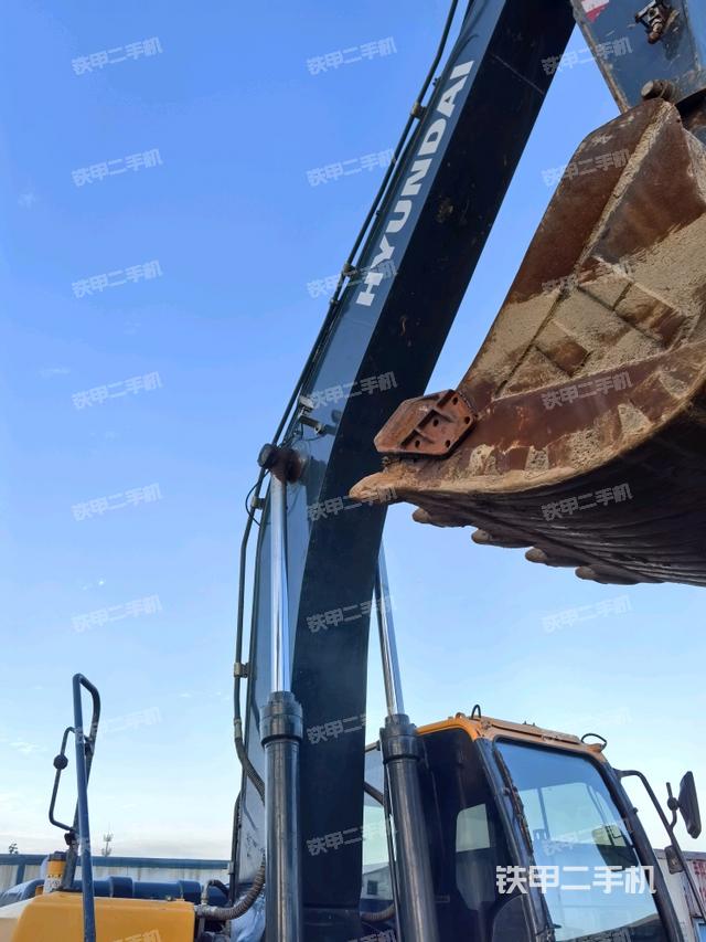 大臂整体 右侧（工作和回转装置）