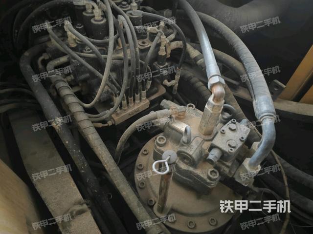 回轉(zhuǎn)馬達(dá)和主控閥（整機(jī)外觀）