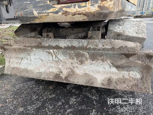 转盘和下车架正前（工作和回转装置）