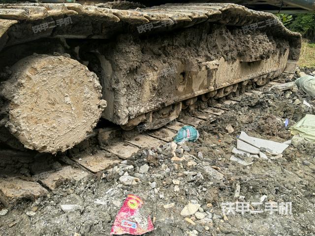 左侧履带整体 （行走机构）