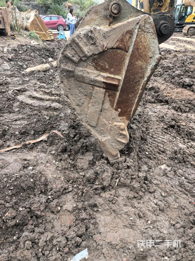 小臂整体左后（工作和回转装置）