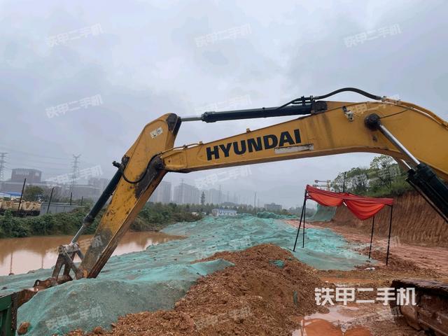 大臂背部俯视（工作和回转装置）