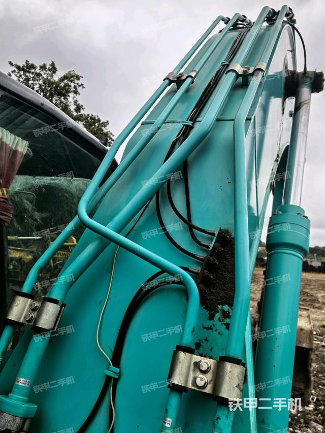 大臂背部俯视（工作和回转装置）