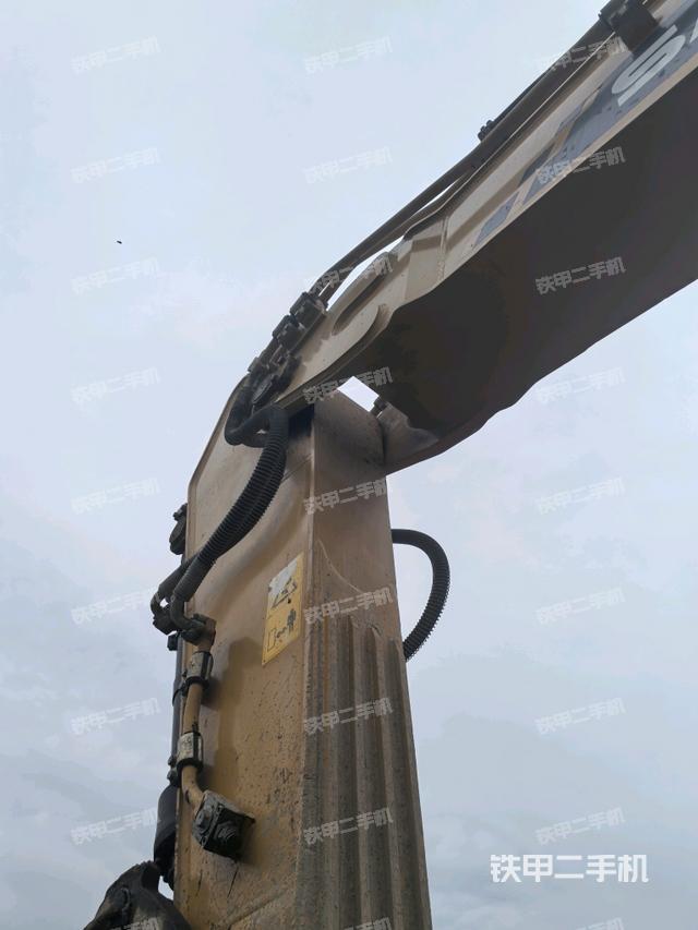 小臂整体左后（工作和回转装置）