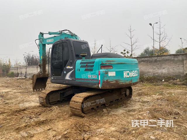 驾驶室顶部（整机外观）