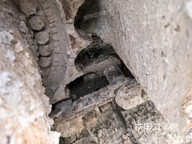 右驱动轮（行走机构）