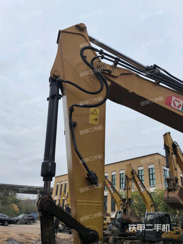 大臂整体 右侧（工作和回转装置）