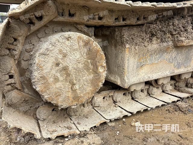 右驱动轮（行走机构）