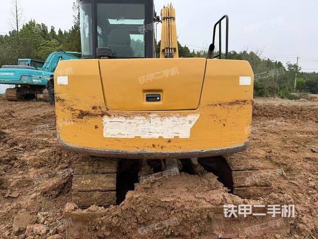 驾驶室顶部（整机外观）