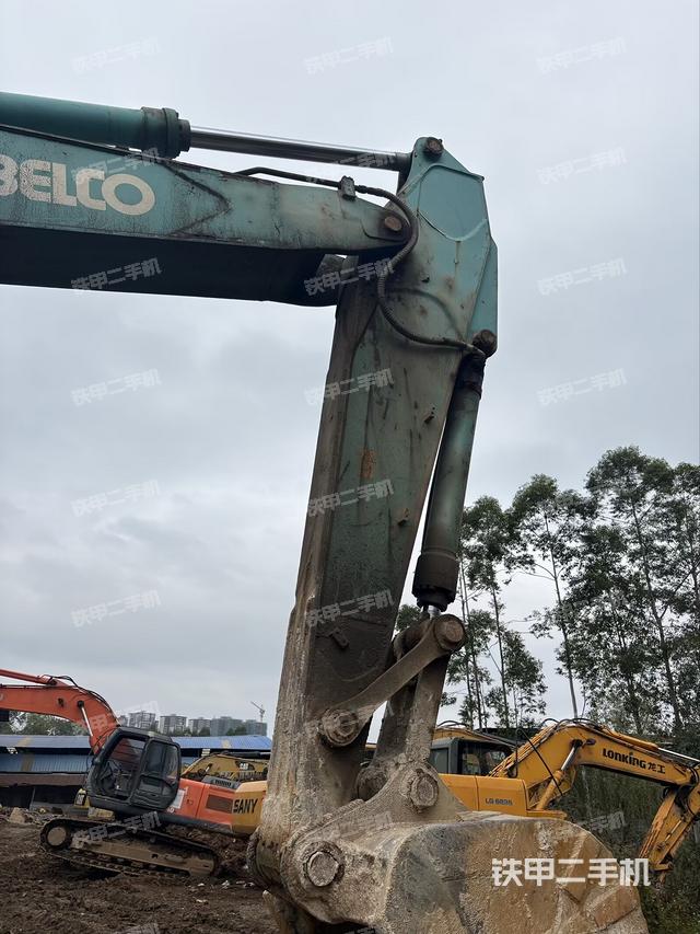 大臂整体 右侧（工作和回转装置）