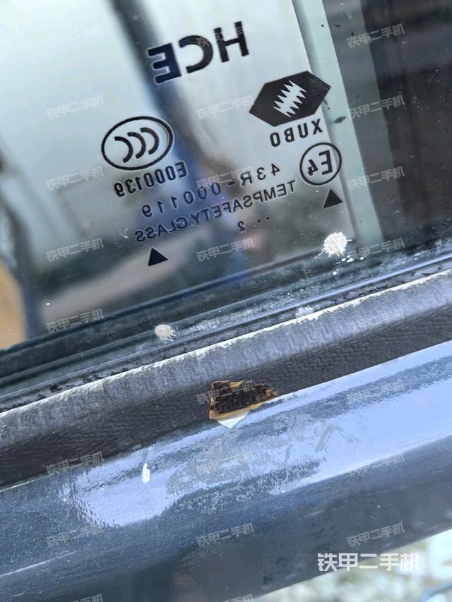 后窗玻璃角标（驾驶室部分）