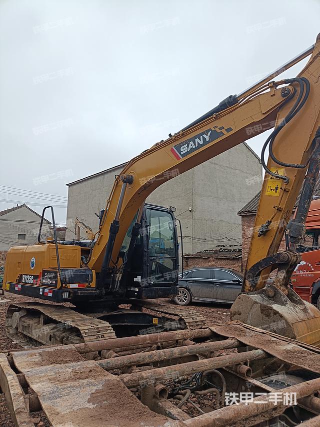 驾驶室顶部（整机外观）