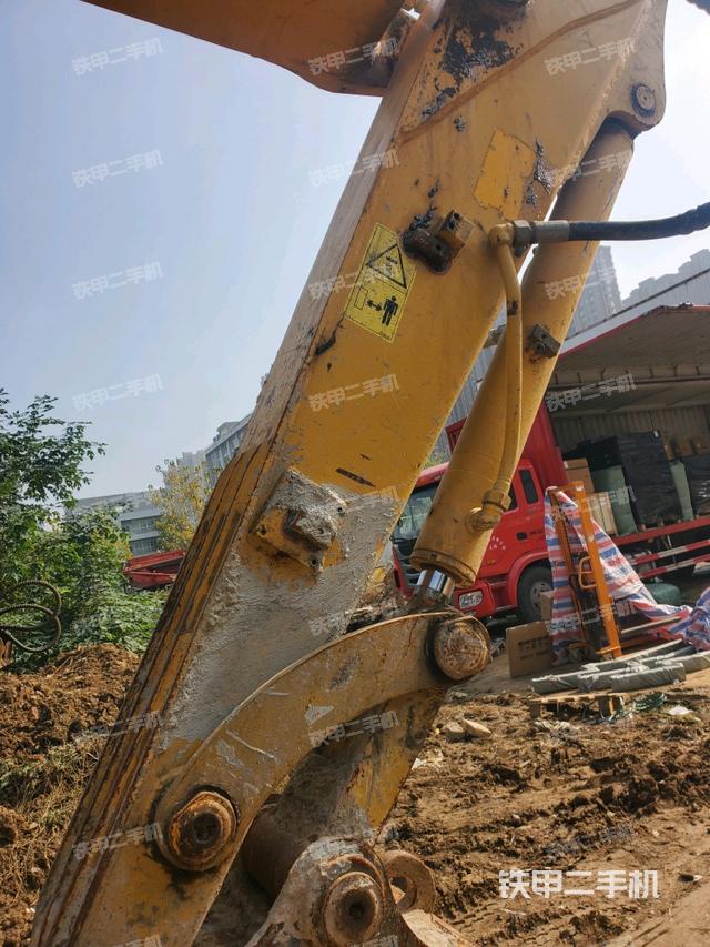 铲斗右后整体（工作和回转装置）