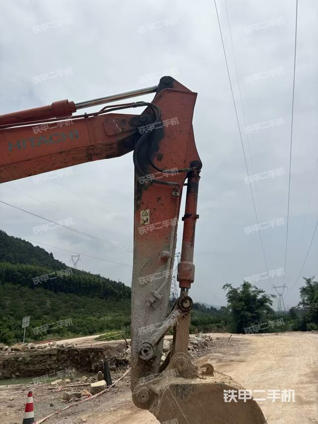 铲斗右后整体（工作和回转装置）