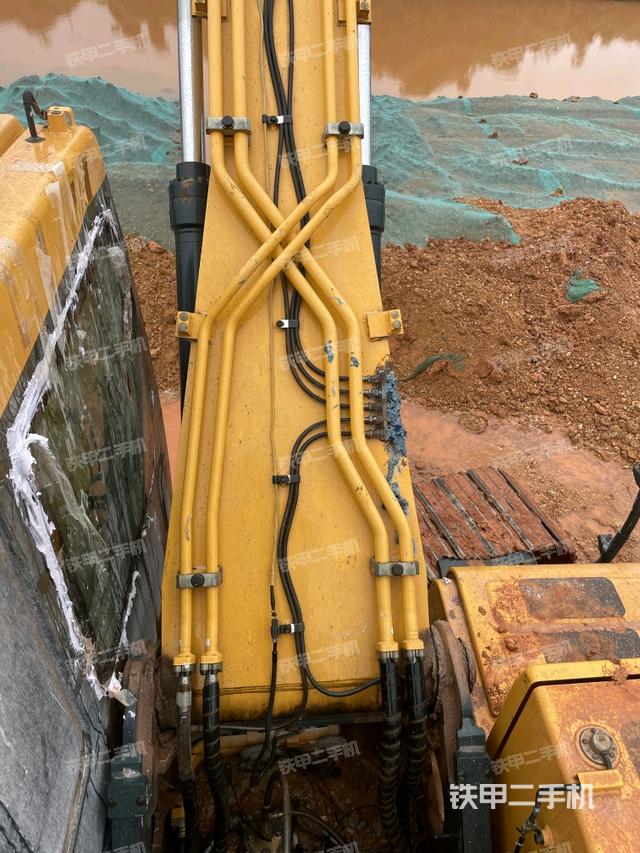 大臂根部 斜视（工作和回转装置）