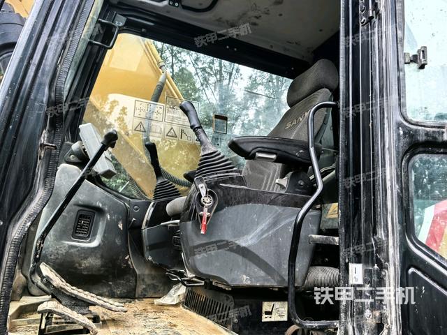 座椅后部（驾驶室部分）