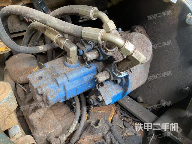 液壓泵艙室正面整體（整機(jī)外觀）