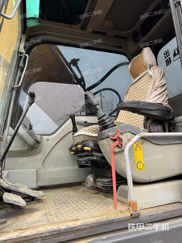 驾驶室整体（整机外观）